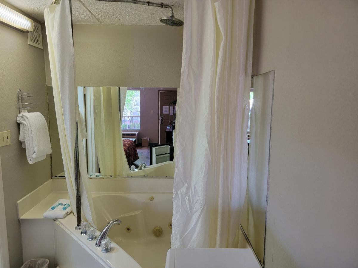 Studio 9 Inn & Suites Дикейтър Екстериор снимка